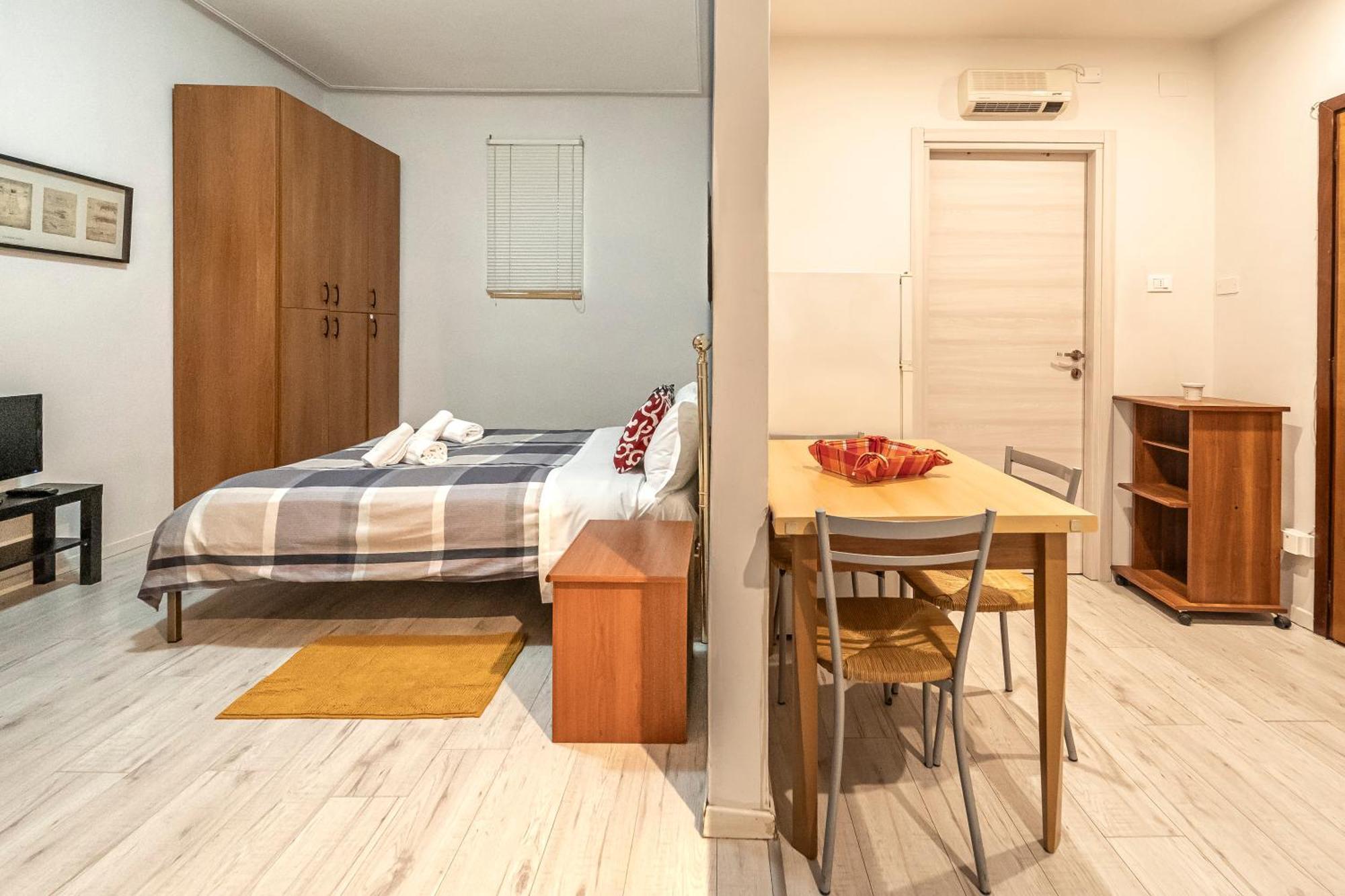 Apartment Postcard - Cozy Near The Station *